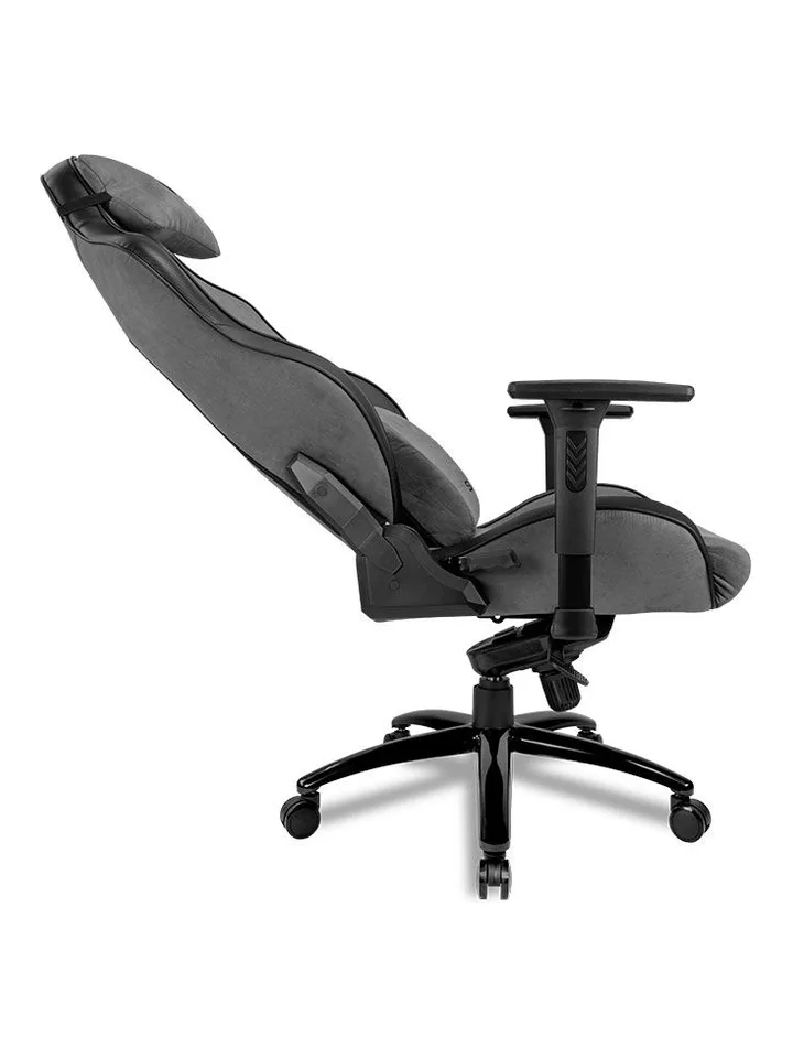 Pichau Omega S, reclinada